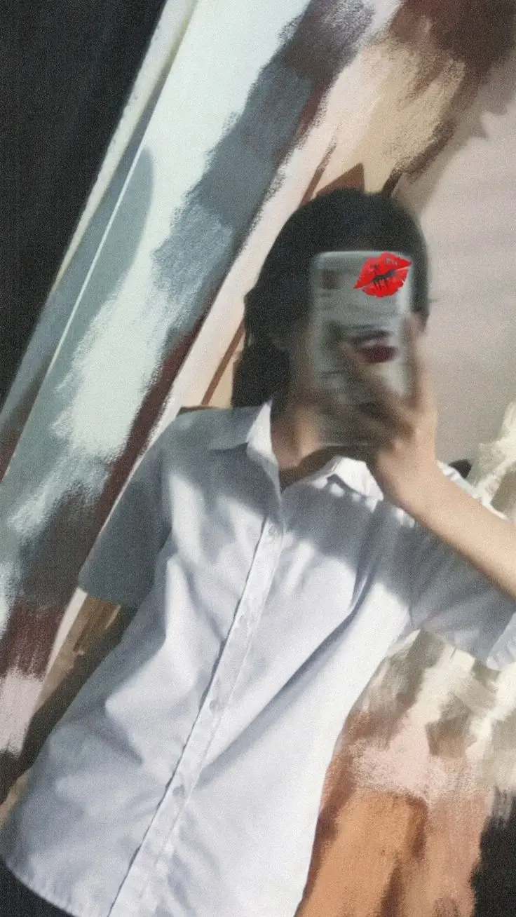 Trước Gương Ảnh Gái K10 Che Mặt - Sự Huyền Bí Trong Hình Ảnh 2