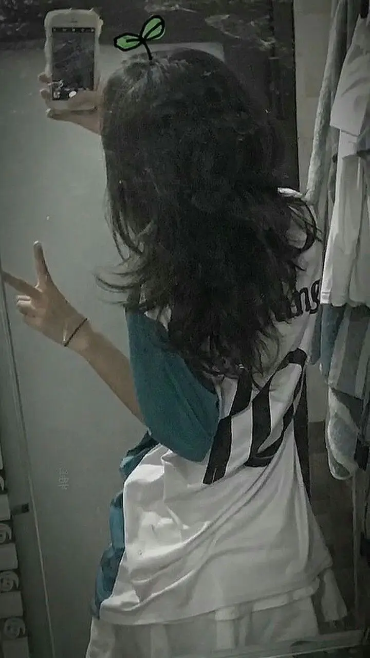 Trước Gương Ảnh Gái K10 Che Mặt - Sự Huyền Bí Trong Hình Ảnh 6