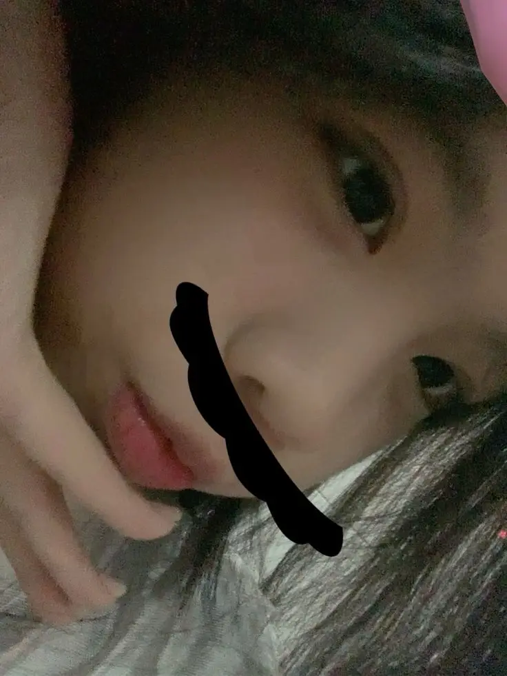 Trước Gương Ảnh Gái K10 Che Mặt - Sự Huyền Bí Trong Hình Ảnh 14