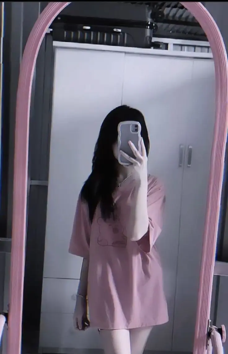 Trước Gương Ảnh Gái K10 Che Mặt - Sự Huyền Bí Trong Hình Ảnh 26