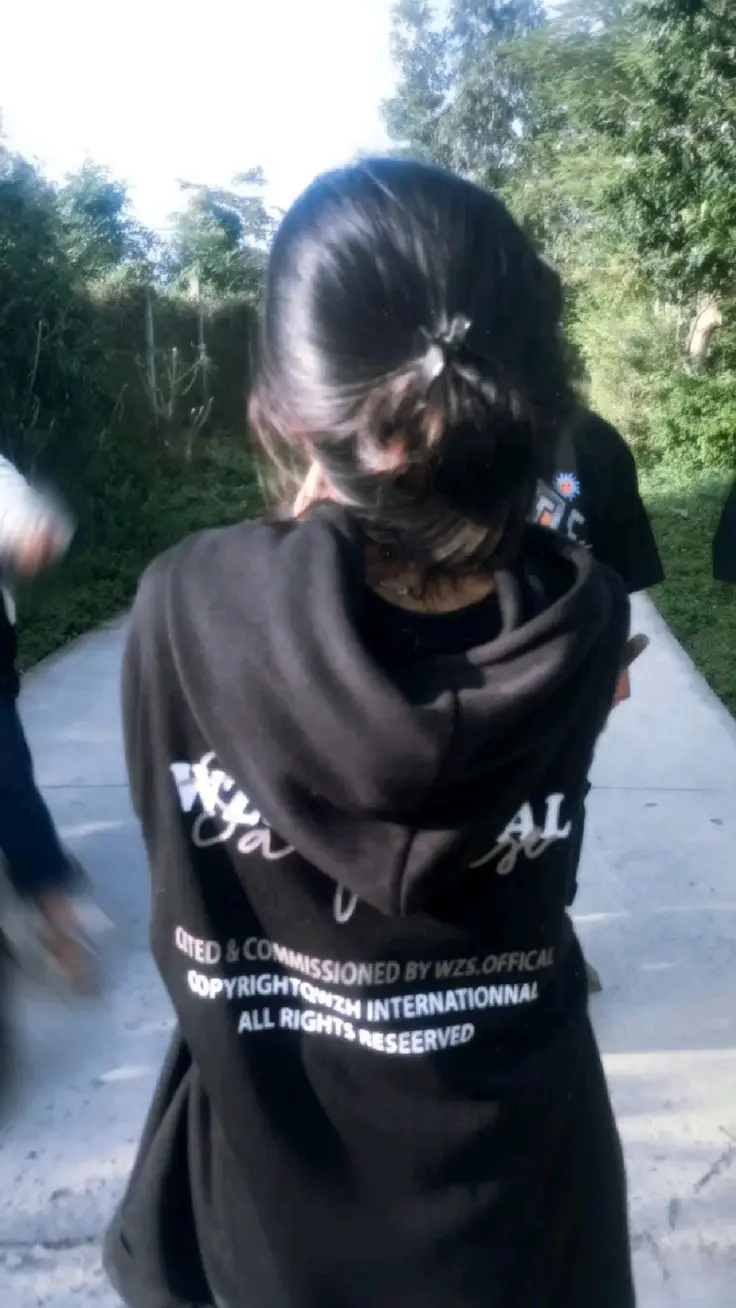 Trước Gương Ảnh Gái K10 Che Mặt - Sự Huyền Bí Trong Hình Ảnh 28