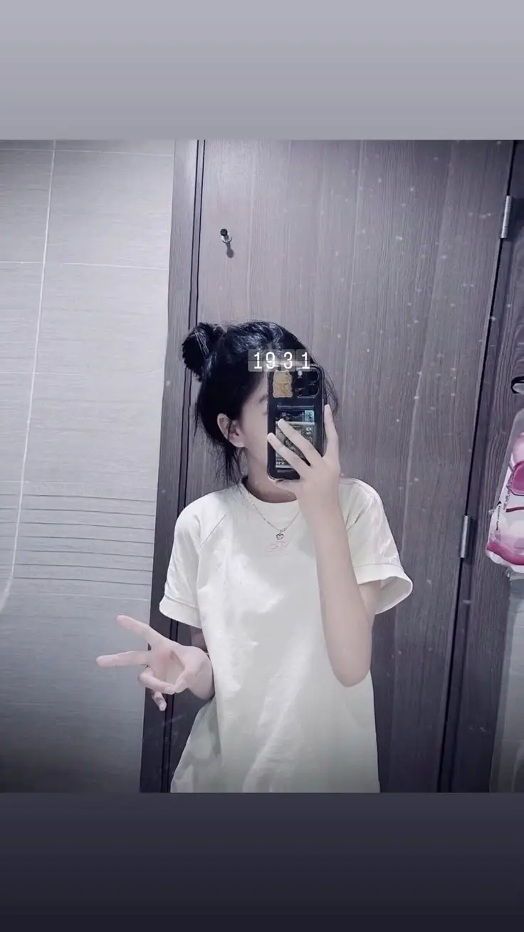 Trước Gương Ảnh Gái K10 Che Mặt - Sự Huyền Bí Trong Hình Ảnh 34